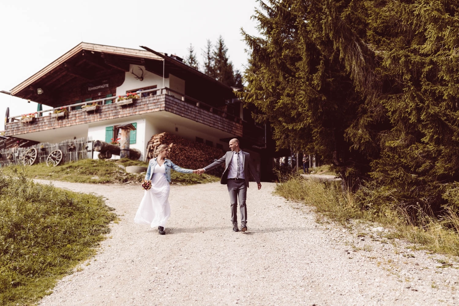 Berghochzeit_Allg&auml;u_F&uuml;ssen-Rohrkopfh&uuml;tte_Fotografin__80