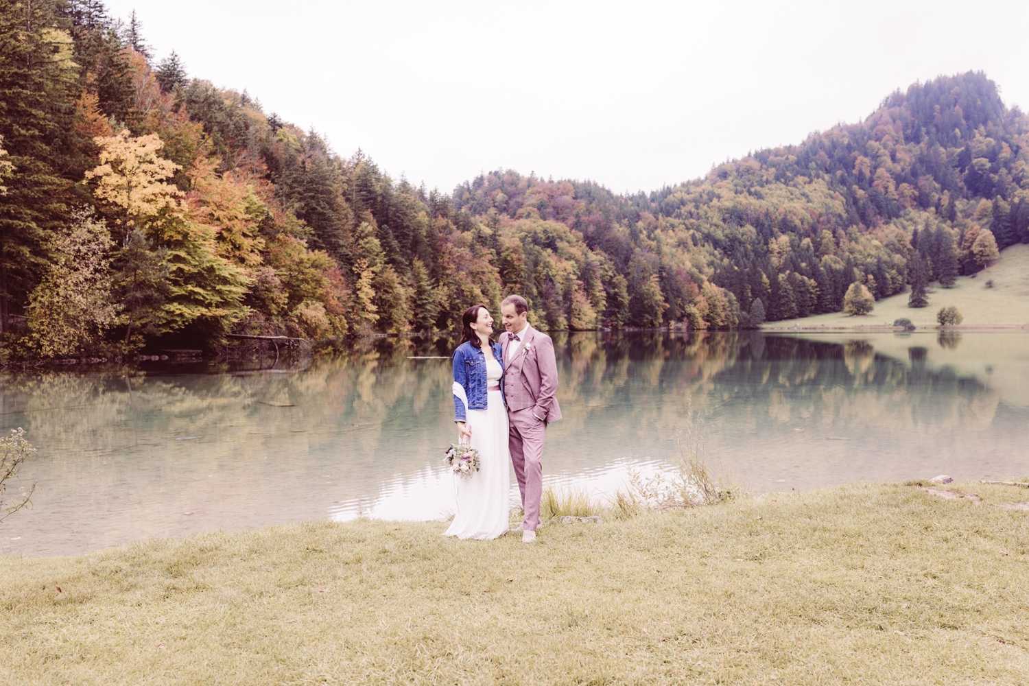 Hochzeitsfotografin_Füssen_Heiraten-zu-zweit_Elopement_Alatsee_-123 Hochzeitsfotografin_Füssen_Heiraten-zu-zweit_Elopement_Alatsee_-123