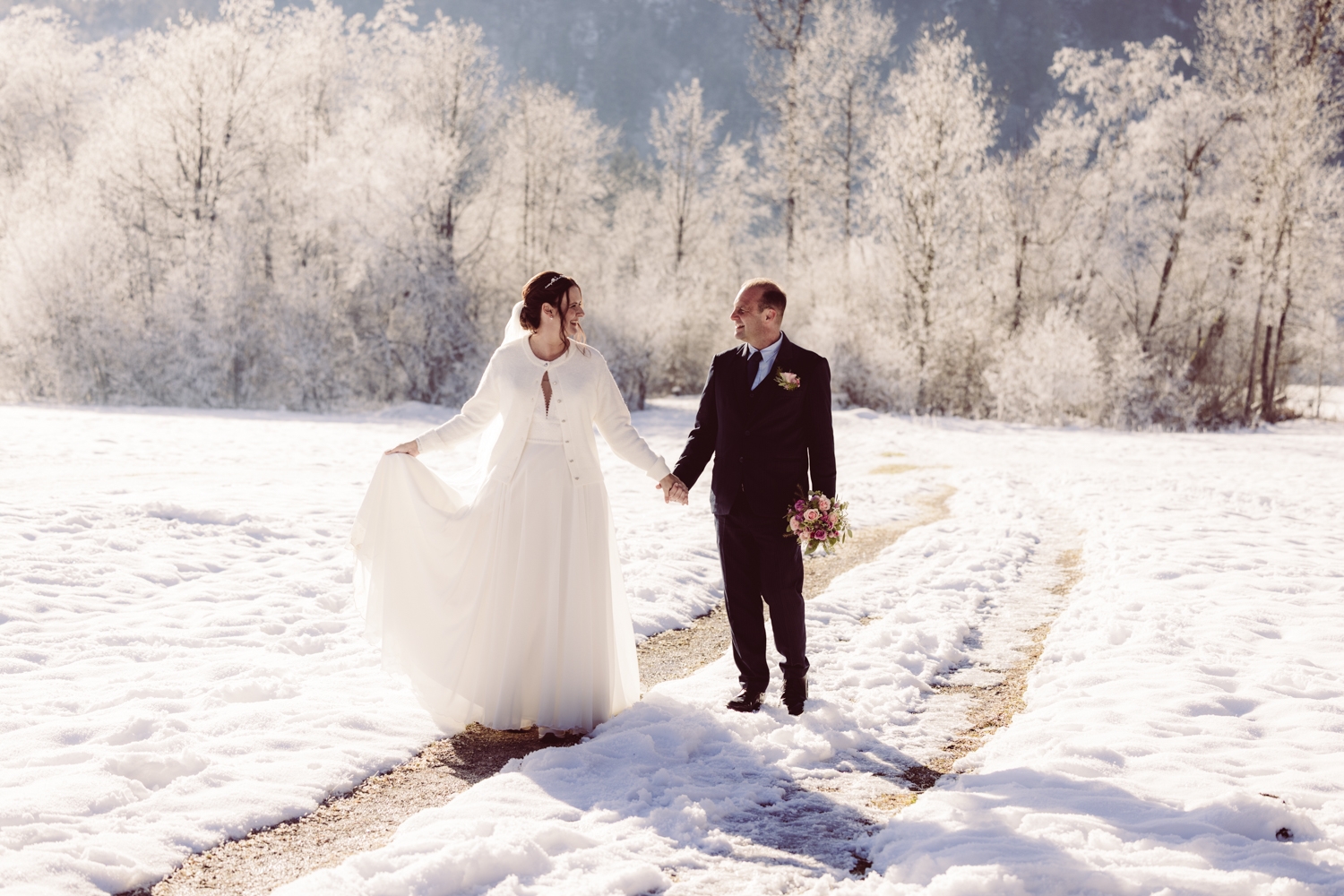 Fotografin_Intime_Winterhochzeit_Allgäu-25