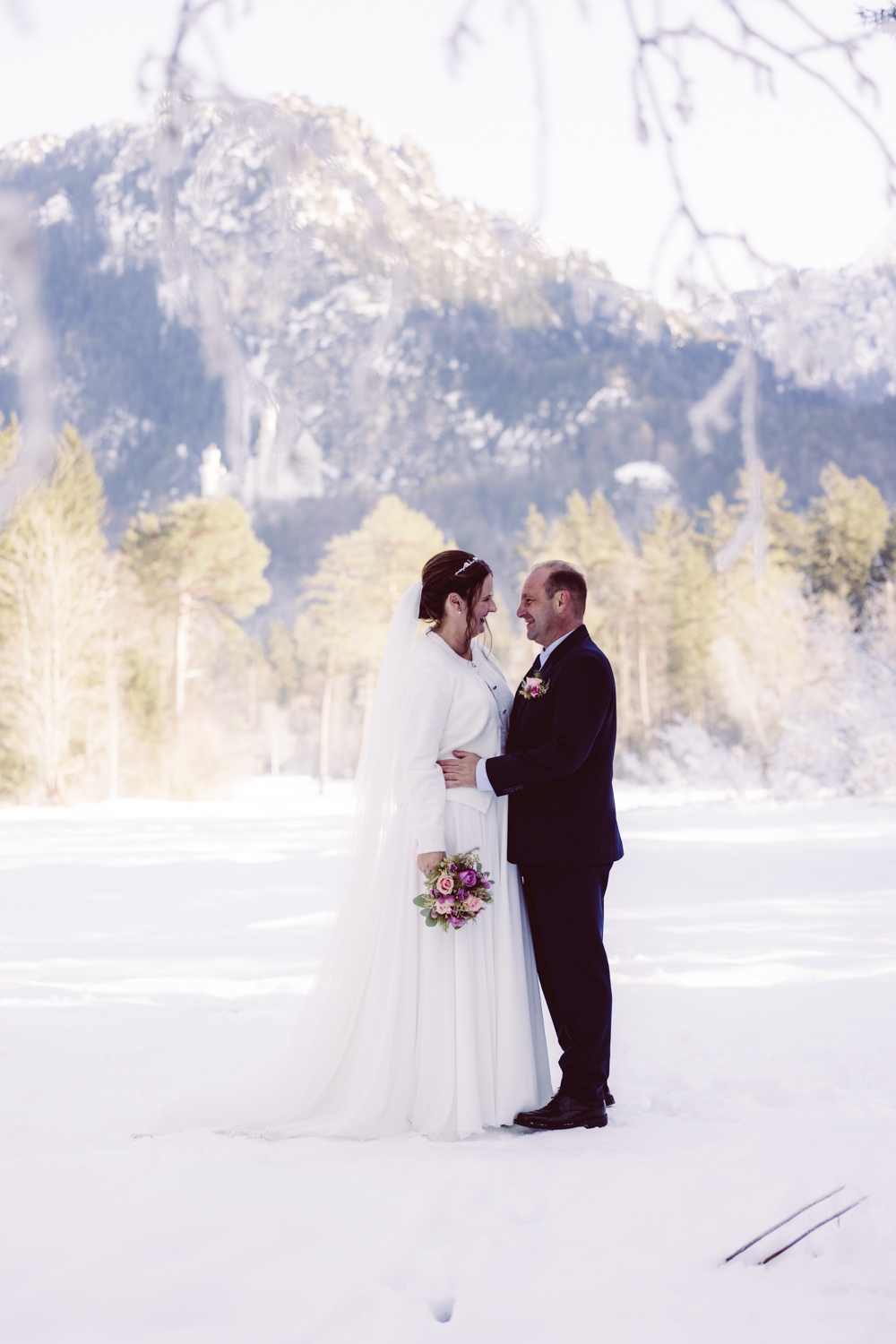 Fotografin_Intime_Winterhochzeit_Allgäu-37