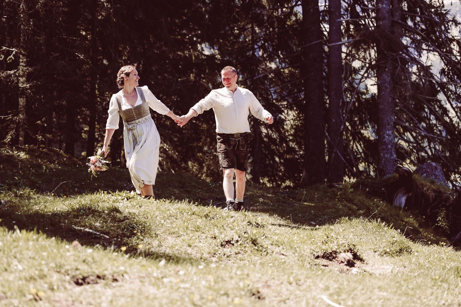 Hochzeitsfotografin_Vilsalpsee_Elopement_Tannheim-50