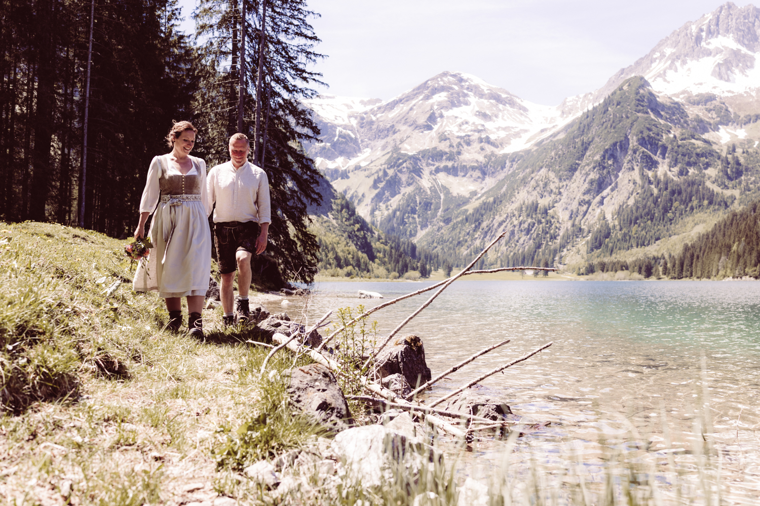 Hochzeitsfotografin_Vilsalpsee_Elopement_Tannheim-61