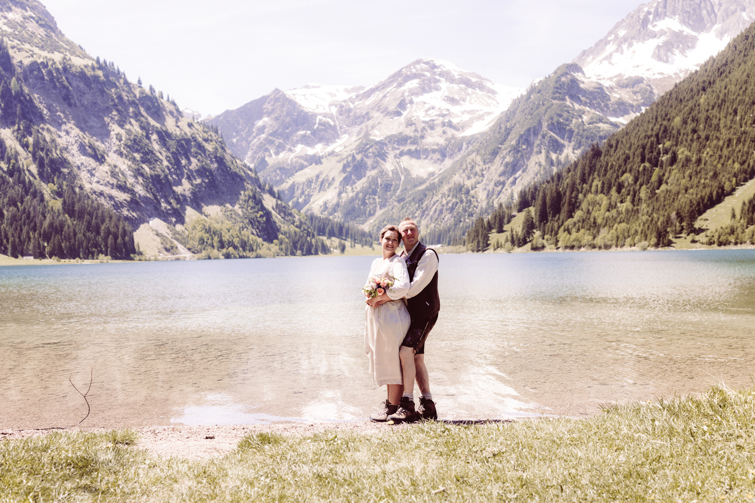 Hochzeitsfotografin_Vilsalpsee_Elopement_Tannheim-69