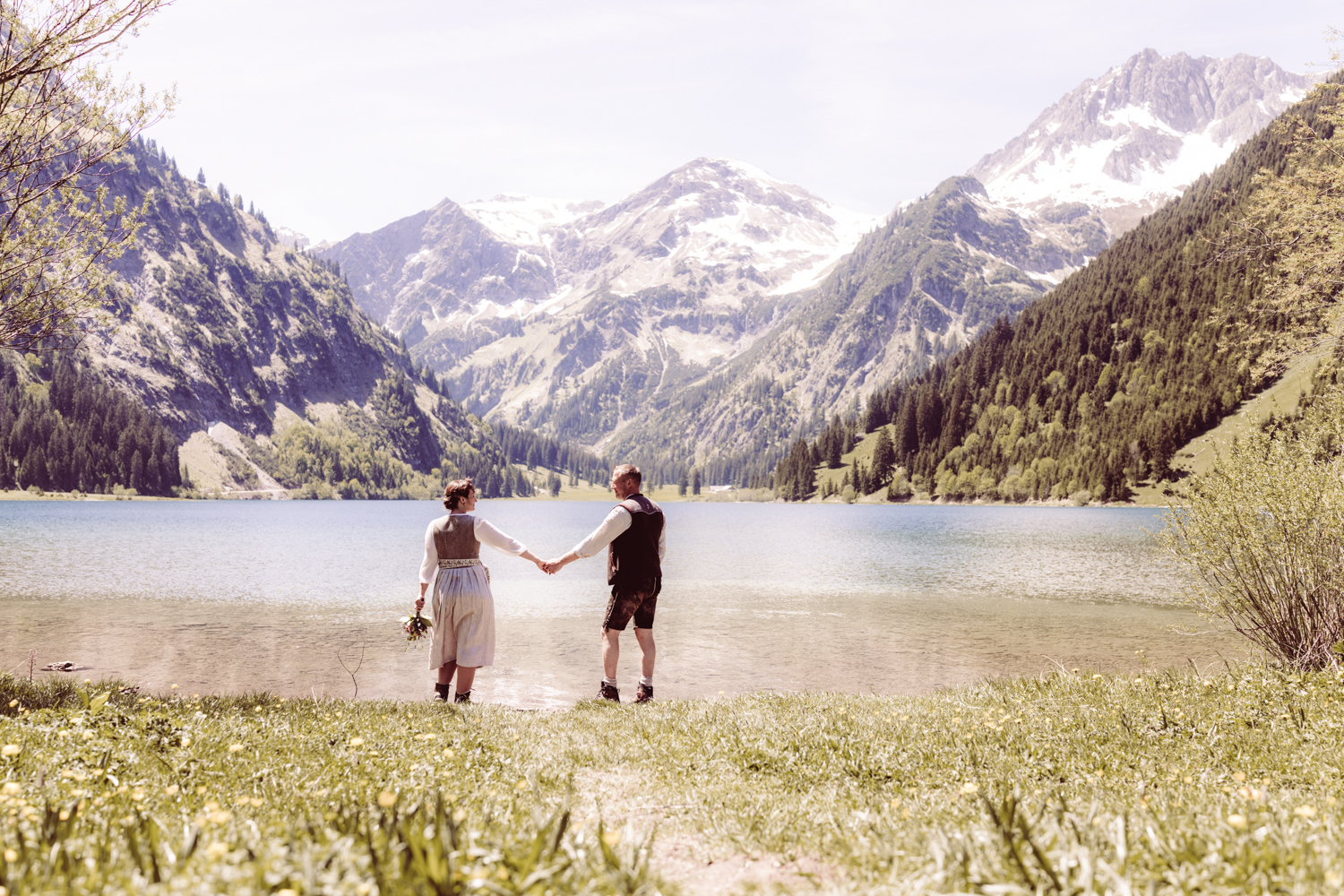 Hochzeitsfotografin_Vilsalpsee_Elopement_Tannheim-70
