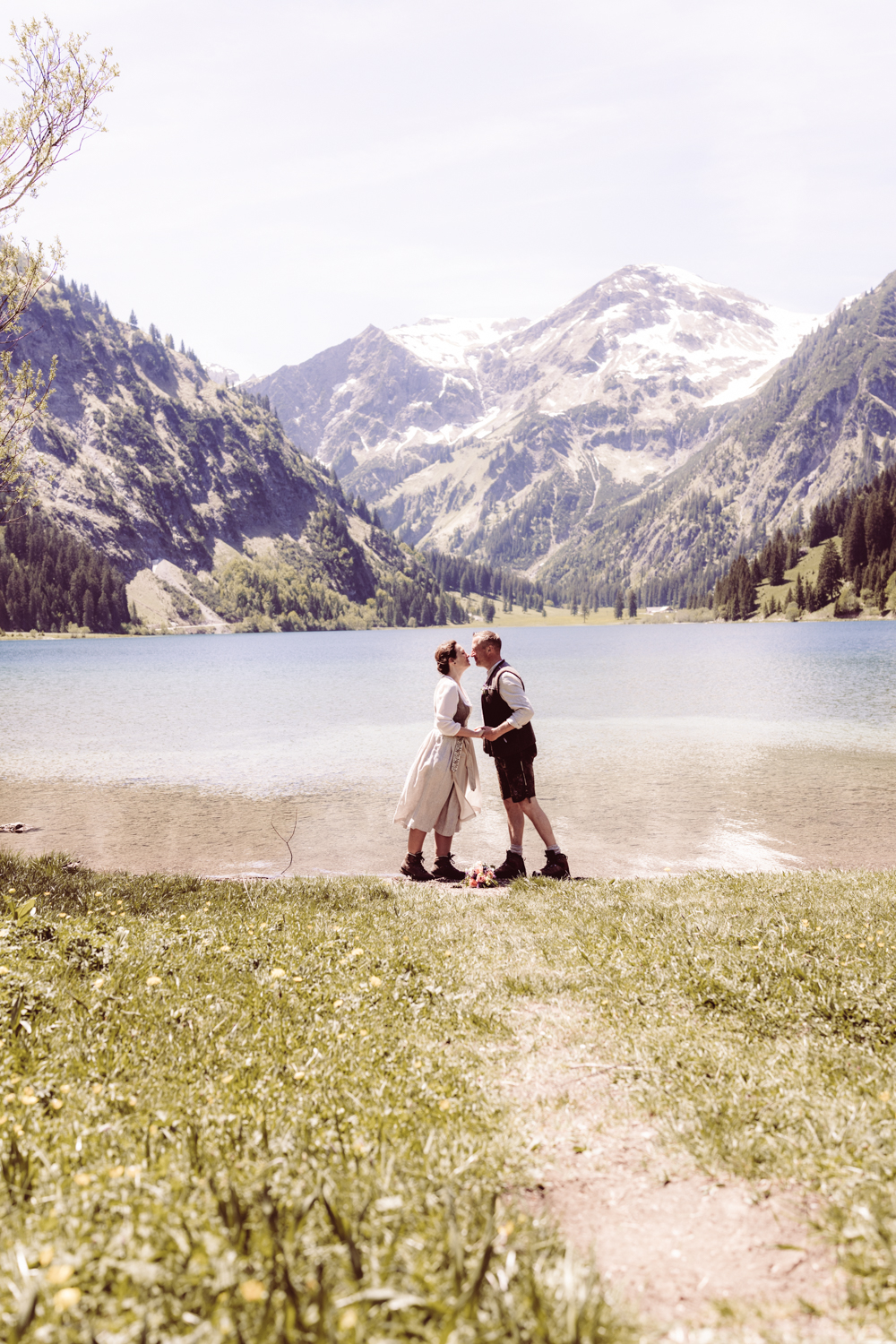 Hochzeitsfotografin_Vilsalpsee_Elopement_Tannheim-71