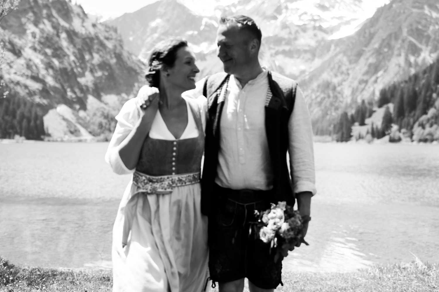 Hochzeitsfotografin_Vilsalpsee_Elopement_Tannheim-74