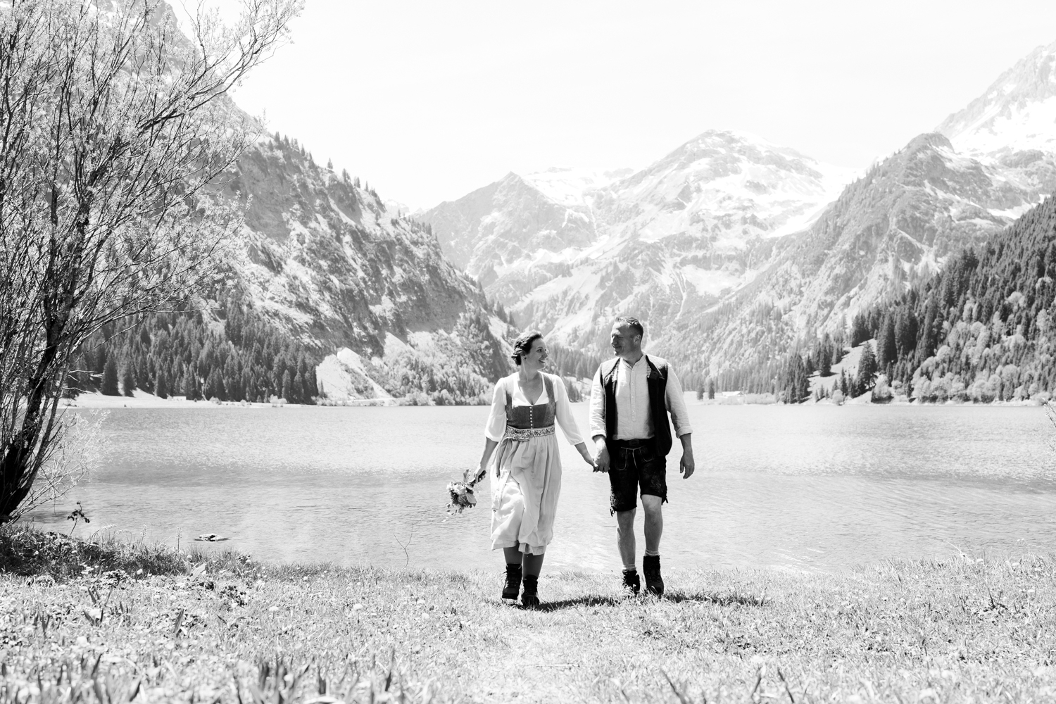 Hochzeitsfotografin_Vilsalpsee_Elopement_Tannheim-75