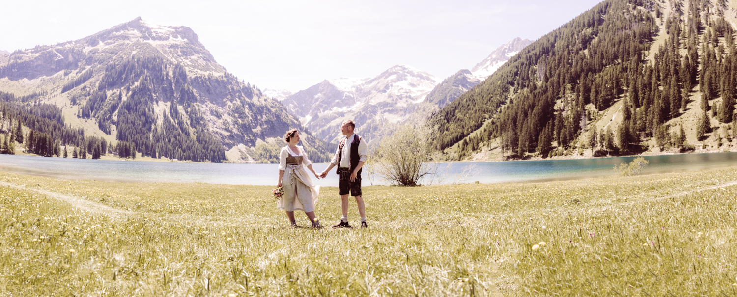 Hochzeitsfotografin_Vilsalpsee_Elopement_Tannheim-87