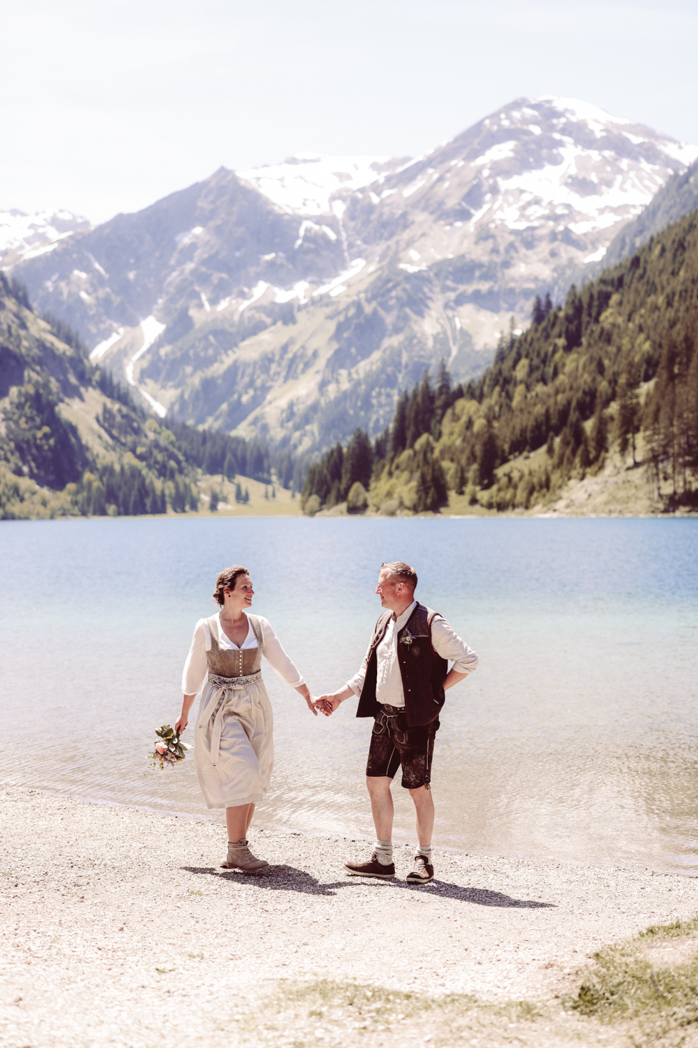 Hochzeitsfotografin_Vilsalpsee_Elopement_Tannheim-91