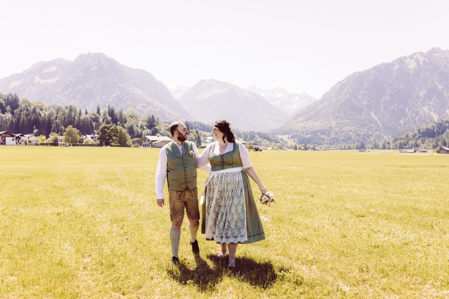 Intimes_Elopement_Oberstdorf_Berghochzeit_Fotografin-31