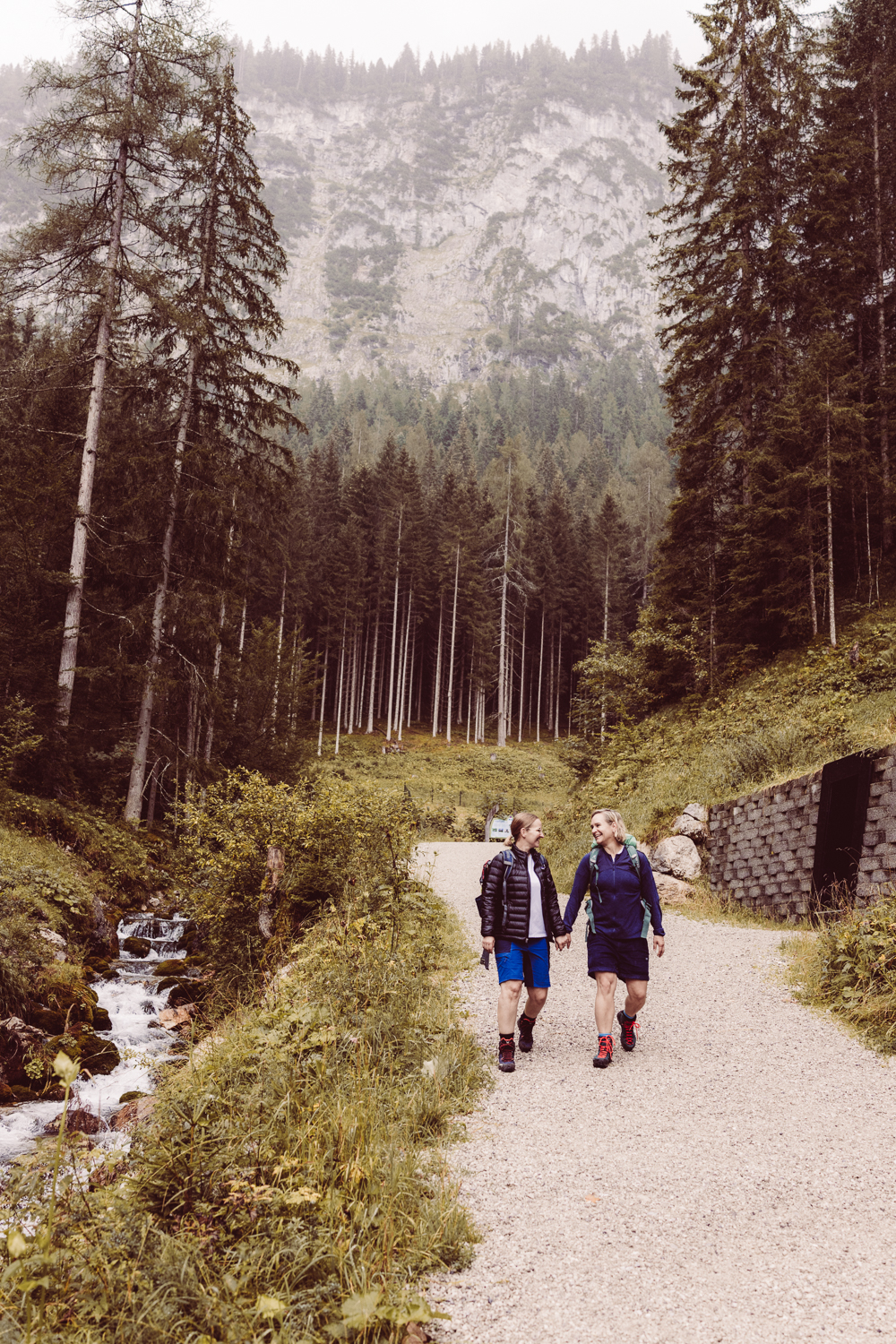 Wanderhochzeit_zu-zweit_Fotografin_Berg-Elopement_Österreich-31