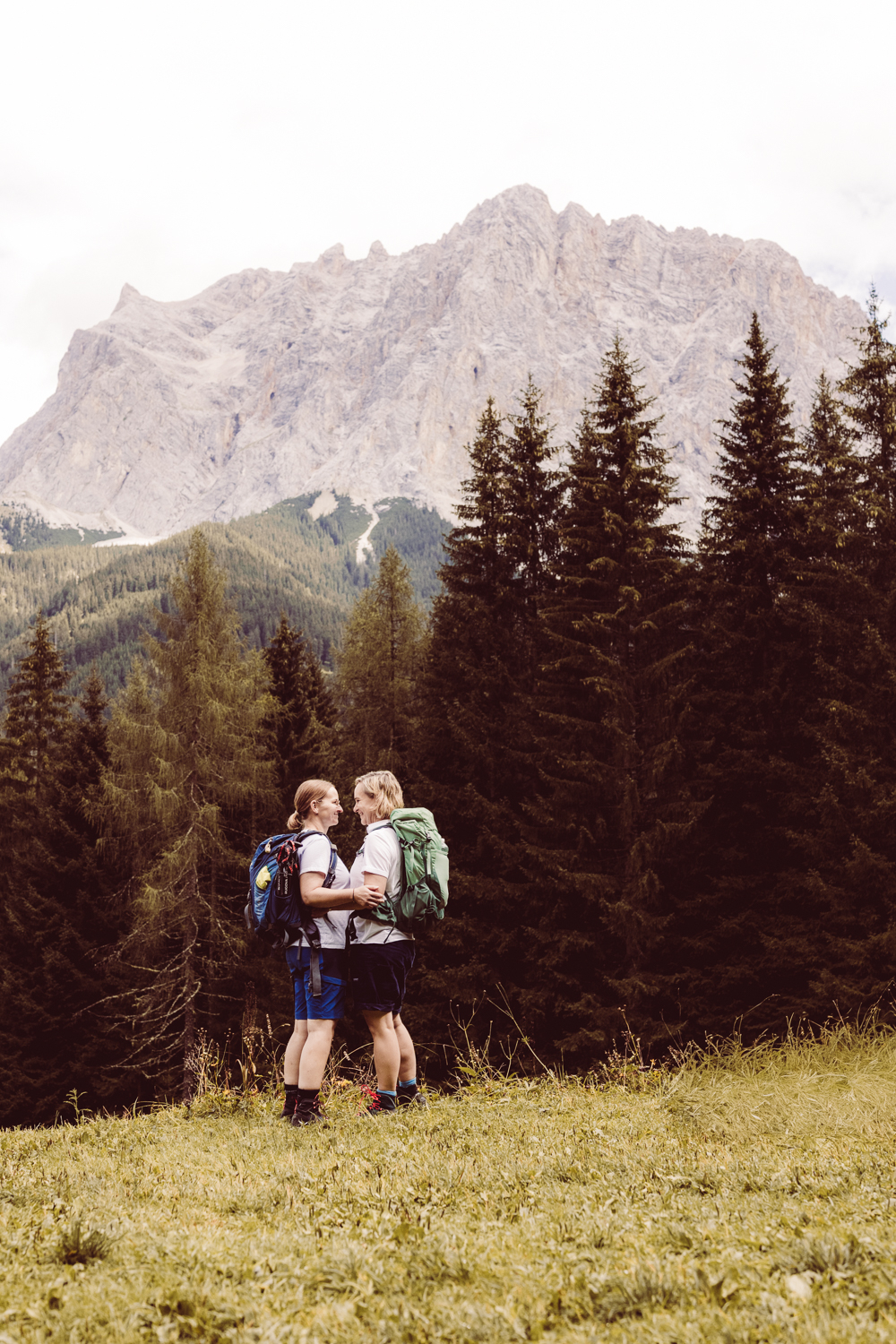 Wanderhochzeit_zu-zweit_Fotografin_Berg-Elopement_Österreich-68