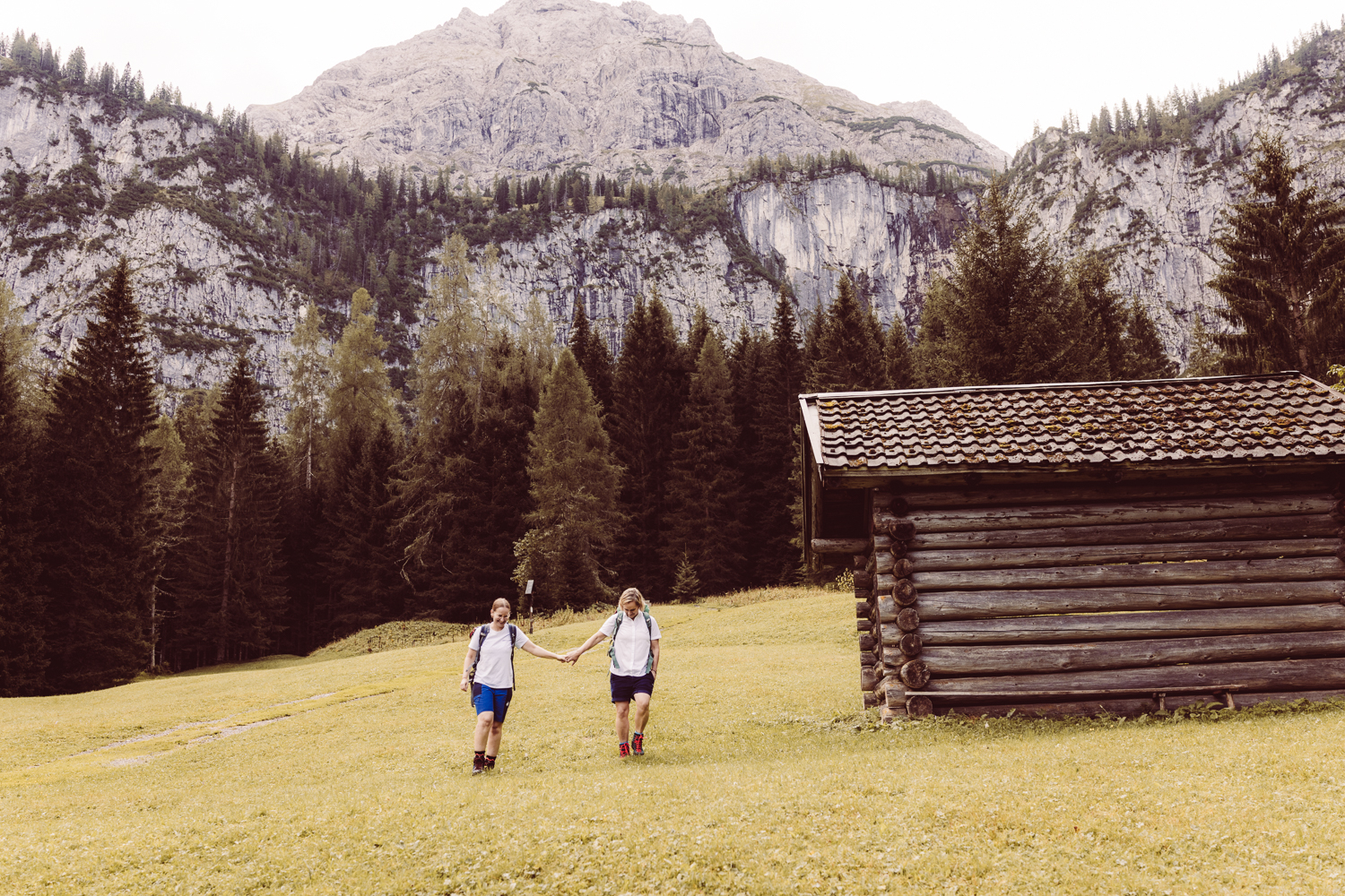 Wanderhochzeit_zu-zweit_Fotografin_Berg-Elopement_Österreich-77