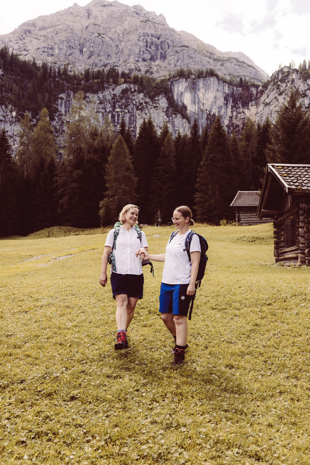 Wanderhochzeit_zu-zweit_Fotografin_Berg-Elopement_Österreich-83
