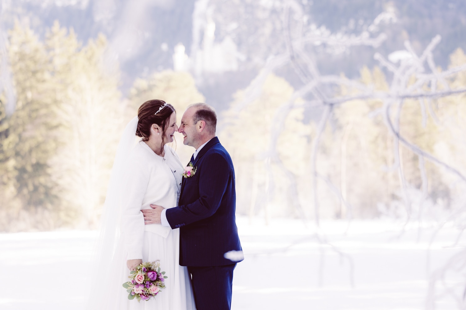 Fotografin f&uuml;r eure Intime Winter-Hochzeit im Allg&auml;u